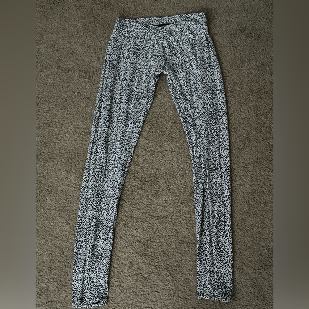 Leopard print womens Cuddl Duds Small Leggings